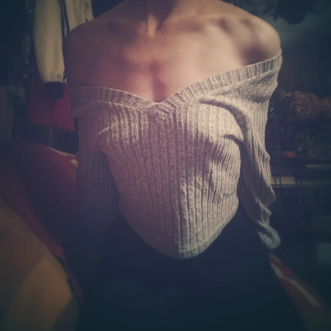 Grå ribbad offshoulder-tröja - 93