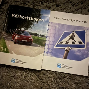 Körkorts böcker  - Säljer mina körkorts böcker   100 för båda 