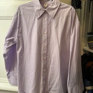 Skjorta Arket - Skjorta från Arket i storlek 38
