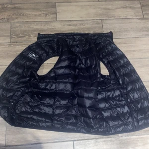 Armani väst - Perfekt skick