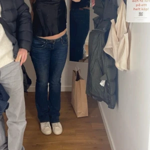 Ltb jeans  - Snygga ltb jeans! Midjemåttet är 37cm rakt över och innerbenslängden är 85cm! Storlek 27/36🍂