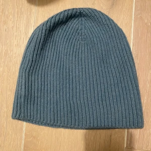 Blå mössa - Från Kappahl 
