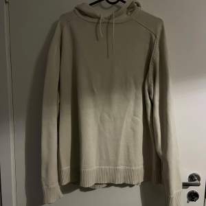 No name hoodie i storlek L