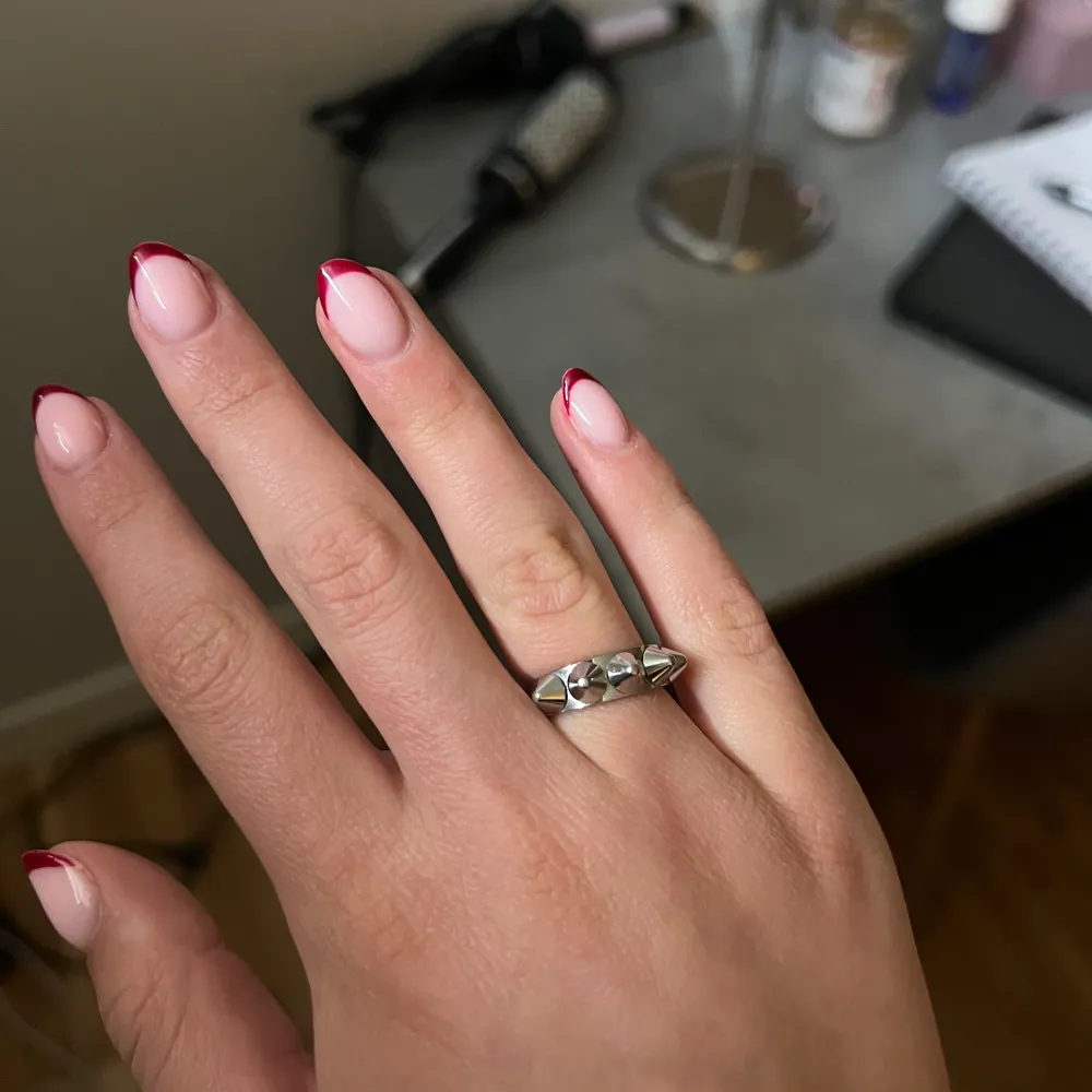 säljer min Edblad ring då den inte används längre💞 jättebra skick, i storlek 16.00 (xs) Köpte för 349kr. Accessoarer.