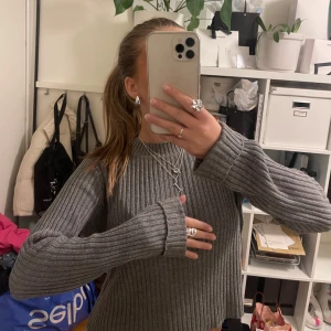 Stickad tröja pull&bear - Super fin stickad tröja, storlek M men sitter mer som en S