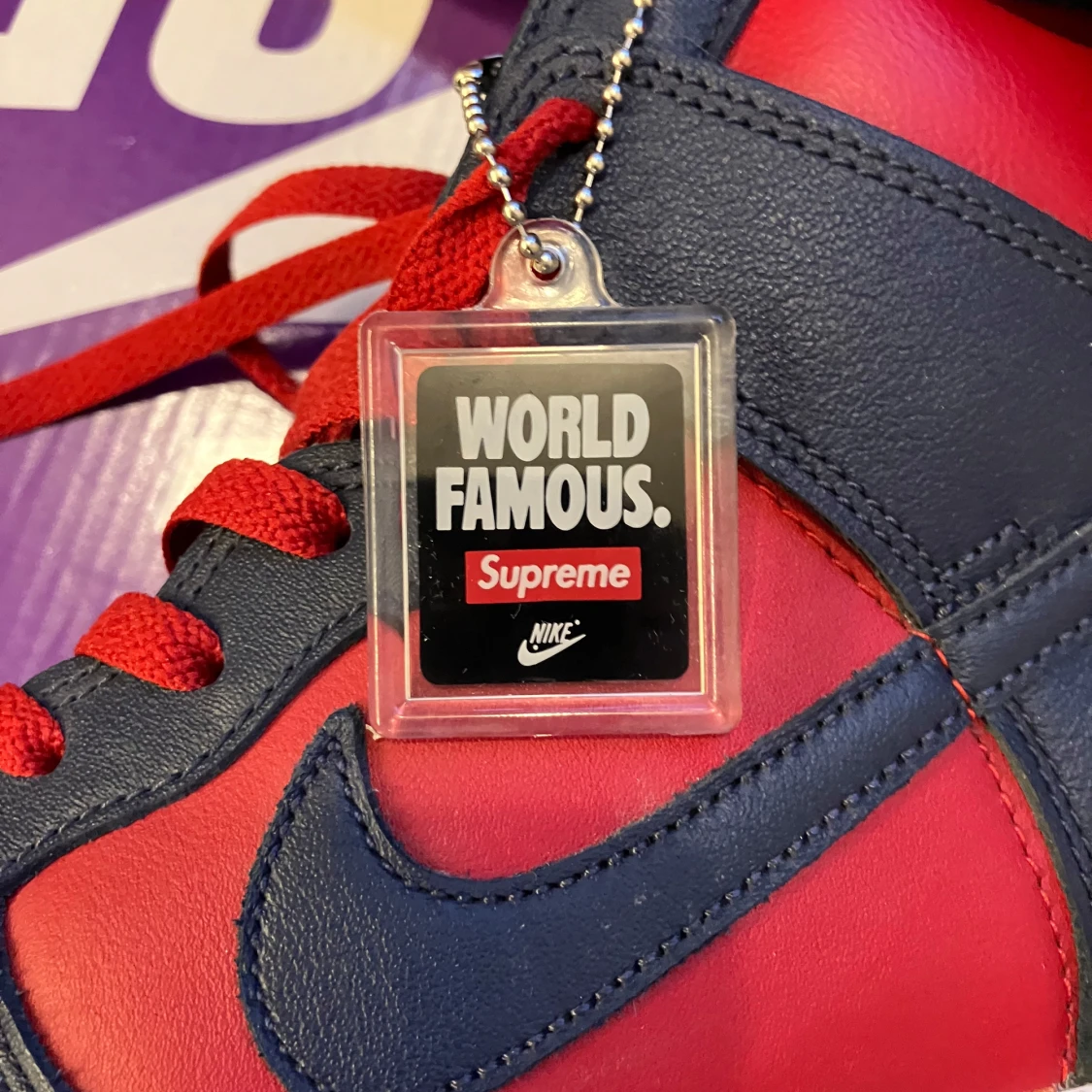 Nike x Supreme sneakers i rött och blått - 1