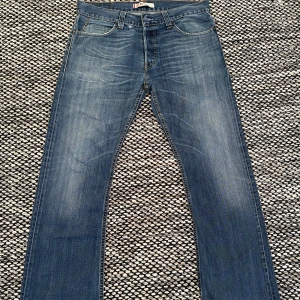 Levis 512 - Ett par vintage Levis 512 med bootcut i bra skick 