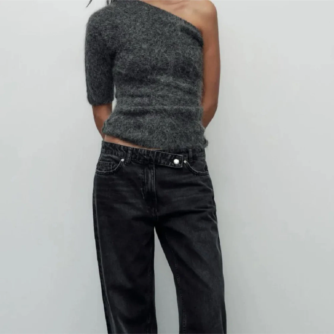 !SÖKER!Grå stickad oneshoulder topp - 1