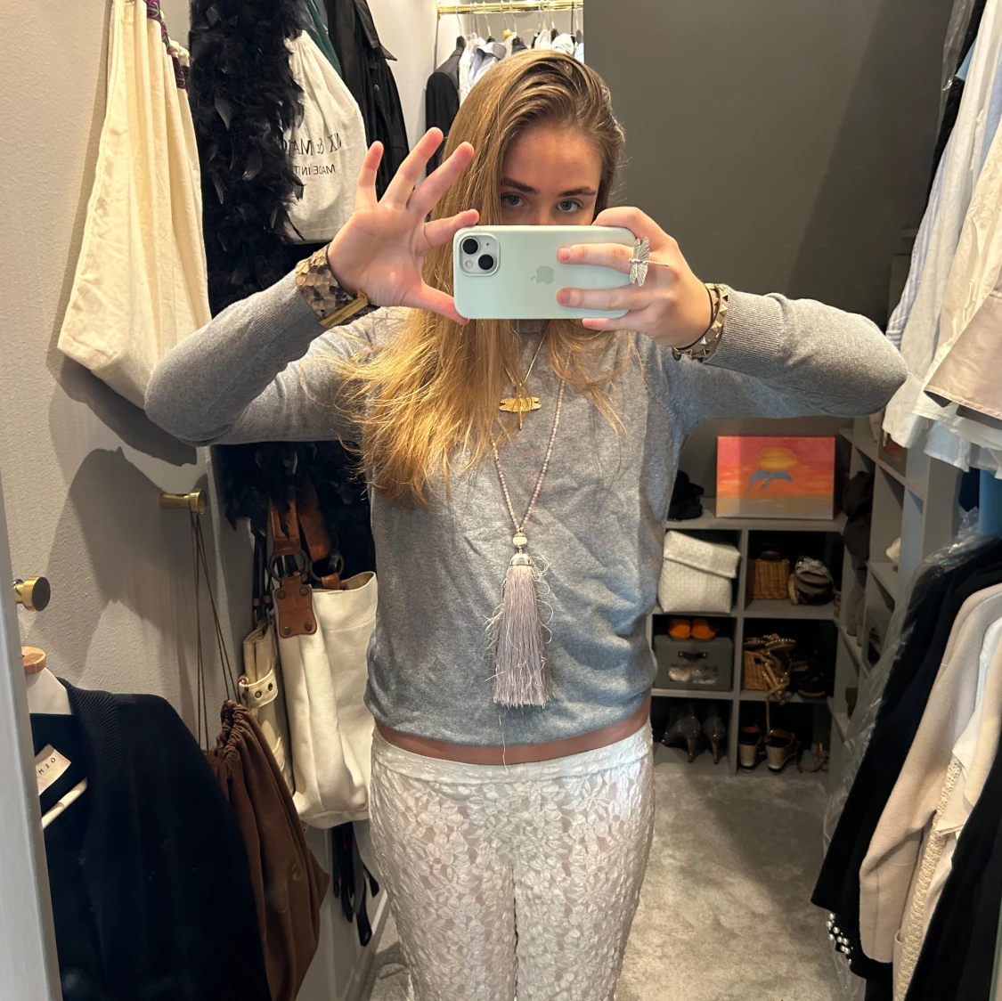 Grå tröja med långa ärmar - 1