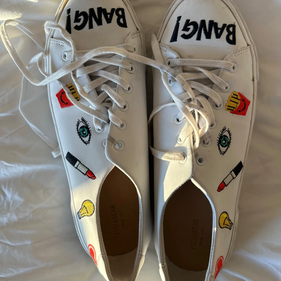 Vita sneakers med tryck - 1