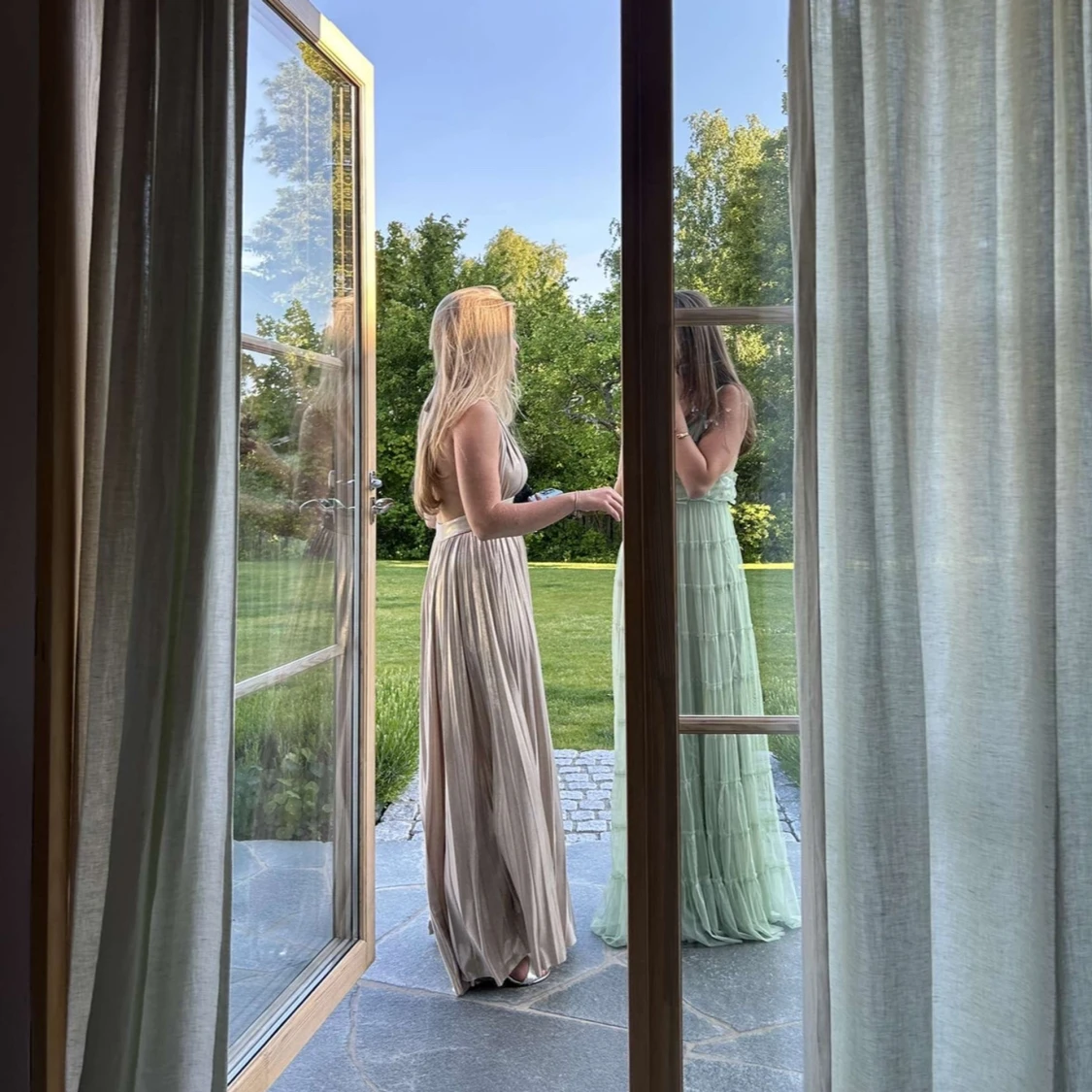 Champagnefärgad långklänning