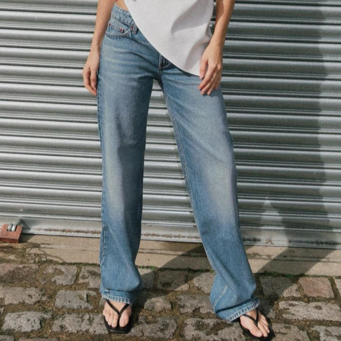 Blå jeans med rak passform