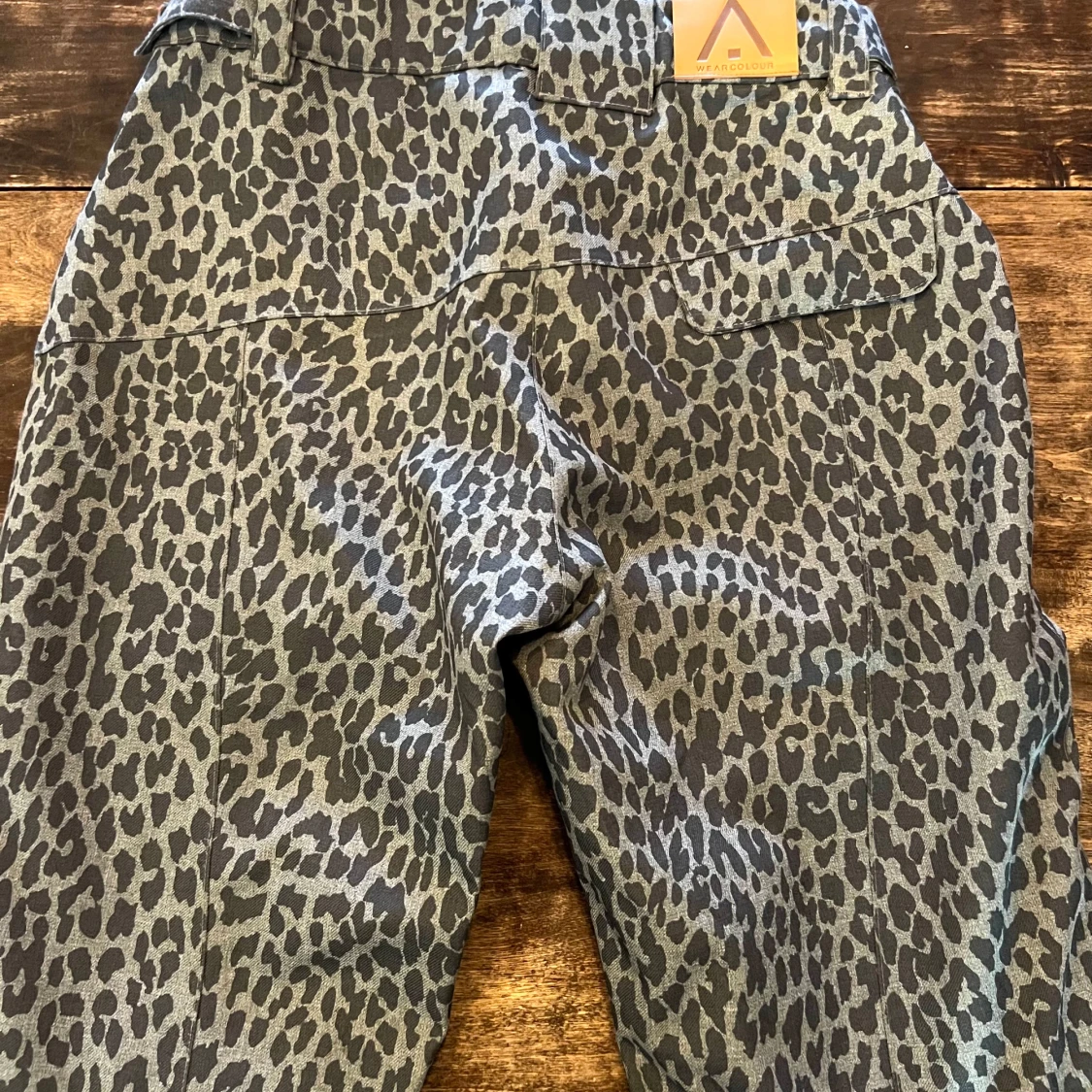 Grå leopardmönstrade skidbyxor från Wearcolour - 3