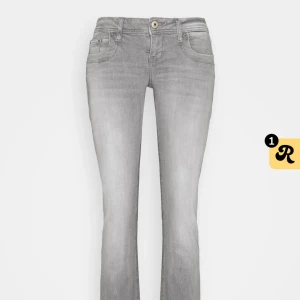 Grå LTB jeans - Snygga ltb valerie jeans. Säljs då dem är för stora och därav inte kommer till användning, bara använda fåtal gånger. Köp inte innan ni skriver något! Orginalpris 800kr