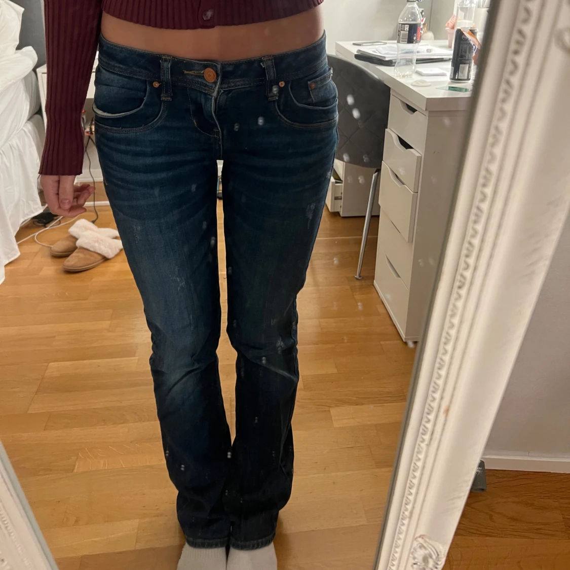 Mörkblå jeans med bootcut - 3