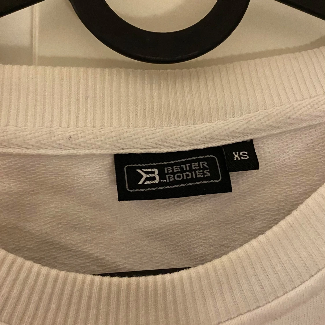 Vit croppad tröja från Better Bodies - 3
