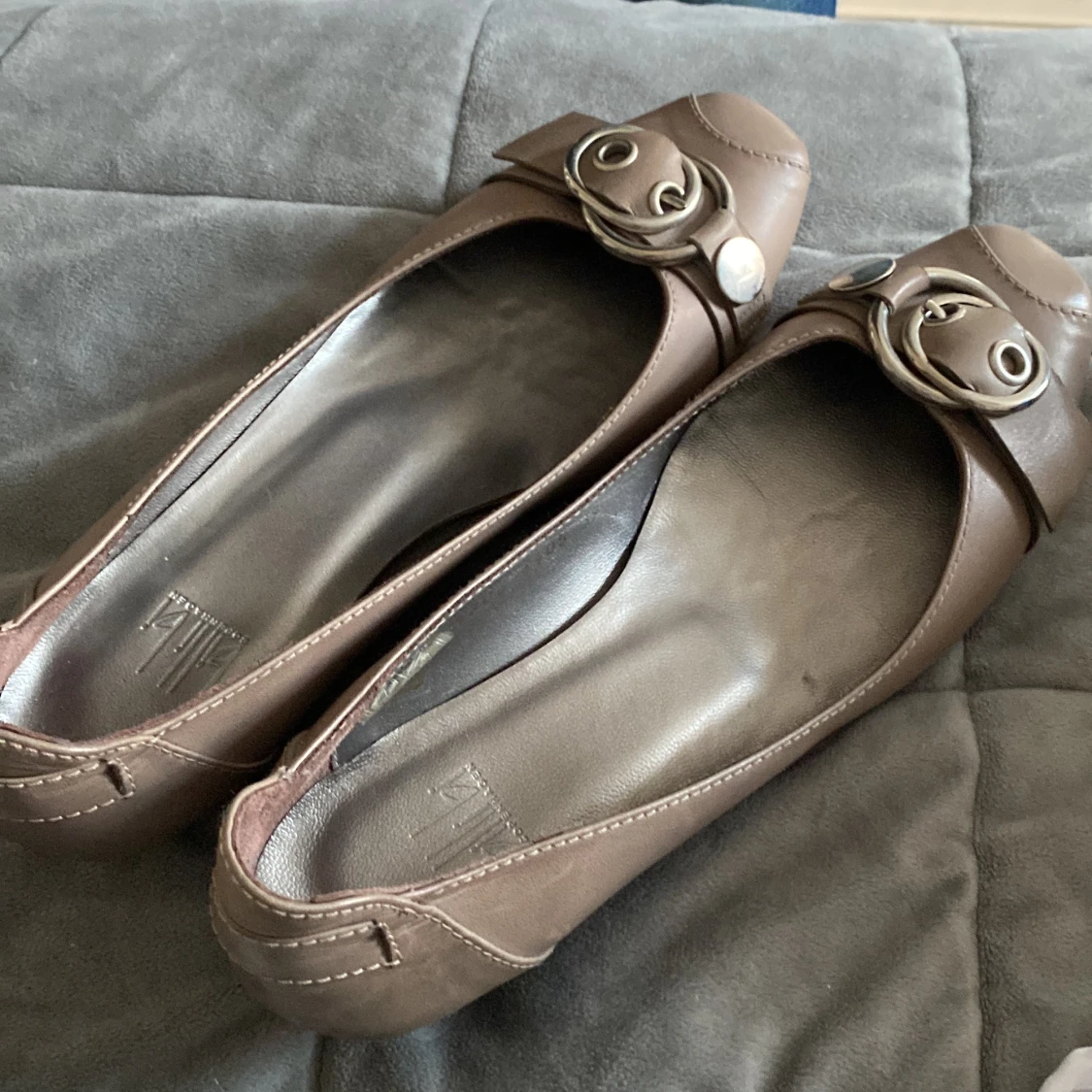 Bruna/beiga ballerinaskor från Billi Bi