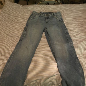 Coola LAB INDUSTRIES LOOSE FIT Jeans - Har nästan aldrig än vänt bara typ 1-2 gånger. Mycket bra sick! 