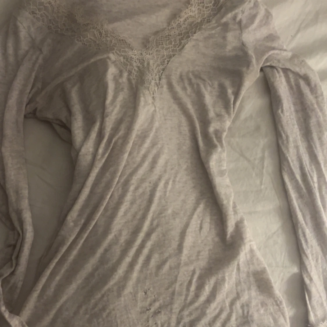 Intimissimi v ringad kashmir blus  med spets i Beige❤️ - 1