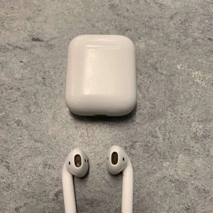 AirPod gen 2  - AirPod gen 2, mycket bra skick