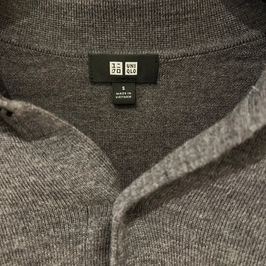 Grå tröja från Uniqlo - 2