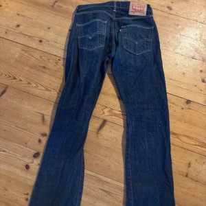 Levis jeans - Nästan helt nya fina Levis jeans. Storlek w28 L32. Priset är förhandlingsbart 
