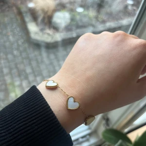 Söker - Söker detta armband från ginatricot 