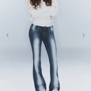 Weekday jeans! - Skit snygga weekday jeans som inte kommer till andvändning!!! Storlek 31/32 som är slutsåld!!! Jätte bra skick endast andvända fåtal gånger!! Skriv för frågor. Passar mig med storlek 36/38