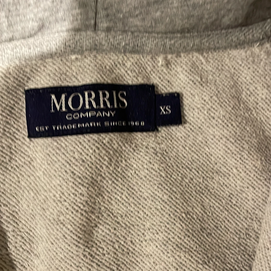 Grå hoodie från Morris - 1