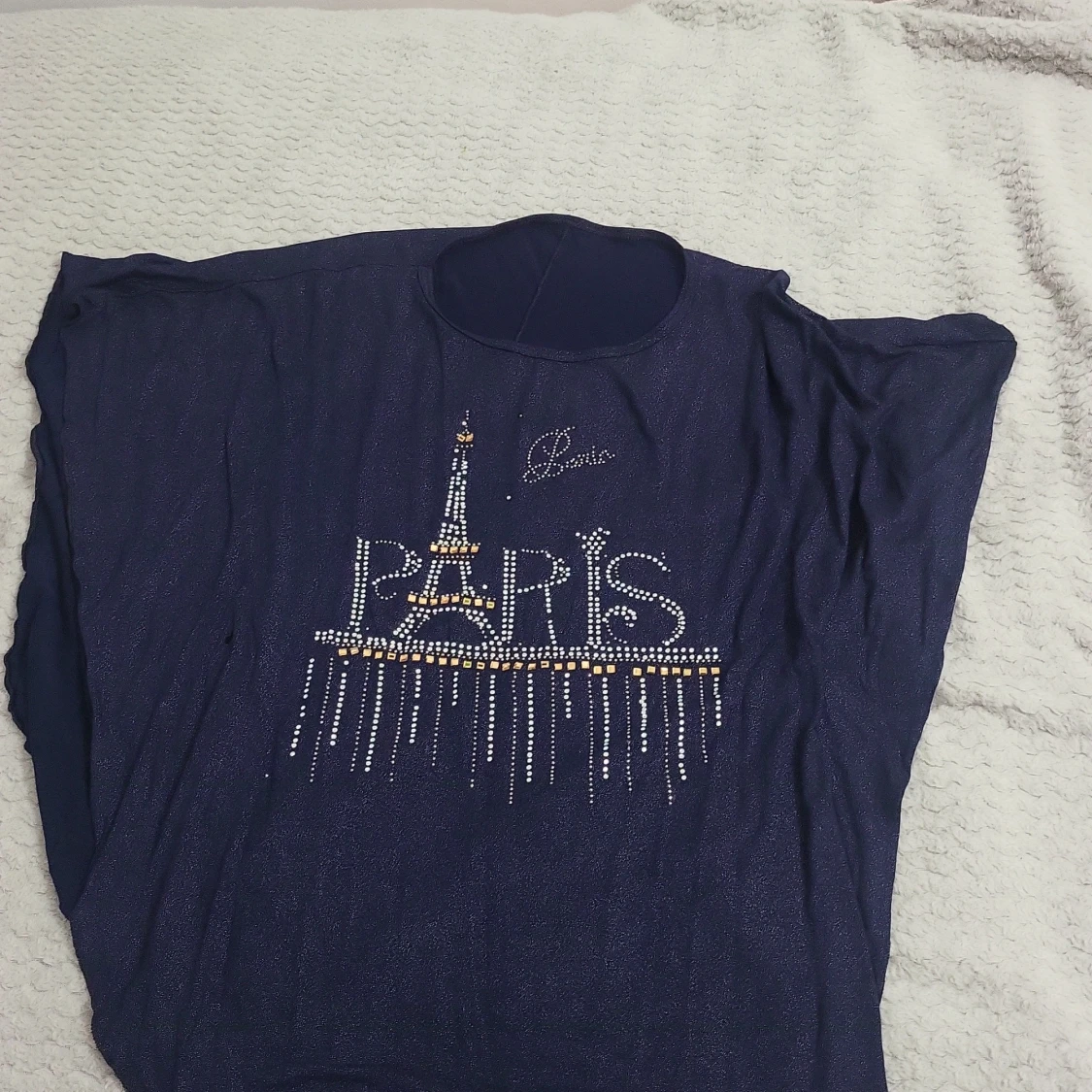 Mörkblå topp med Paris-motiv
