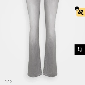 Ltb Jeans- valerie  - Skit snygga och populära ltb jeans i modell valerie och färg ljus grå. Dem är i storlek 28/30 och är knappt använda. Säljer pga att dom är förstora för mig. Nypris ca 800kr, Pris kan diskuteras💕