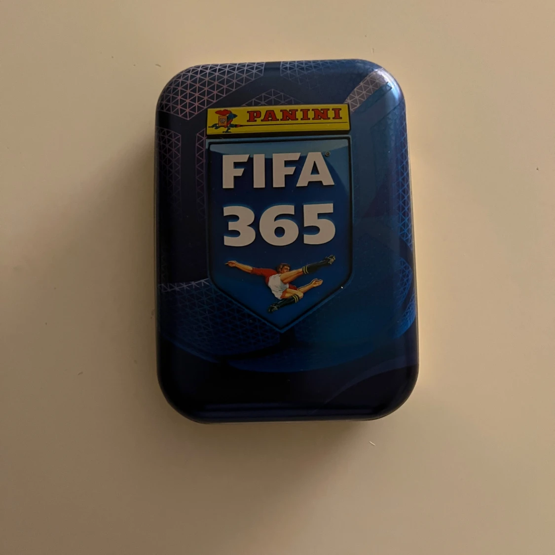 Säljer ett fotbollskort burk