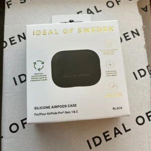 Airpods pro skal - Köptes från Ideal of Sweden för 250kr, skulle varit en julklapp men köpte tyvärr fel därav säljer jag. Förpackningen är obruten!