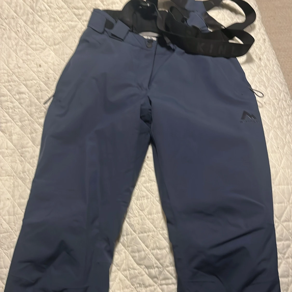 Blåslalom byxor från McKinley