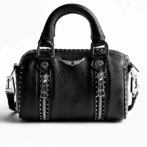 Zadig Voltaire nano bag - Snygg svart handväska i skinn med coola dragkedjedetaljer och nitar. Från Zadig Voltaire 