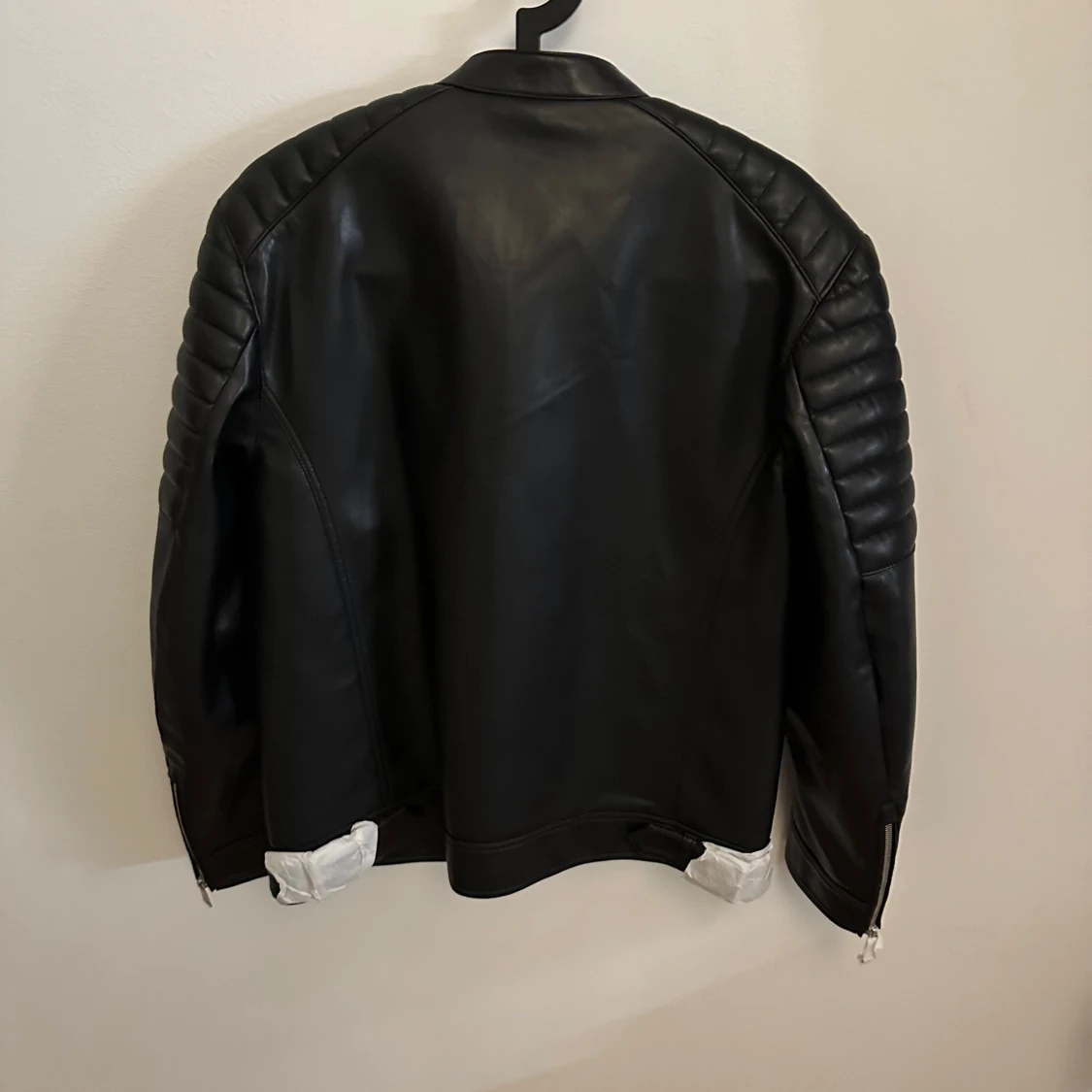 Svart skinnjacka från Karl Lagerfeld - 90