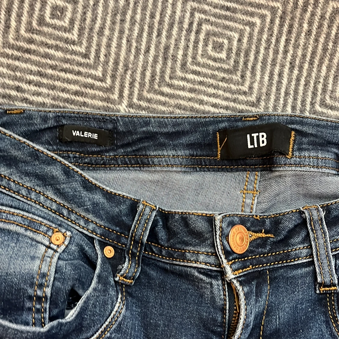 Mörkblå jeans från LTB - 91