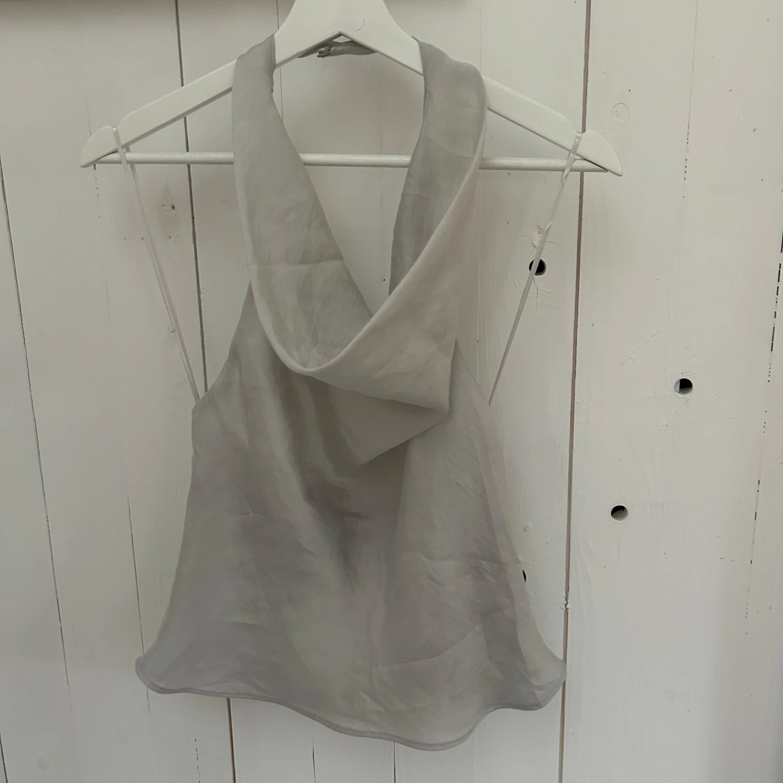 Grå ärmlös topp från Zara