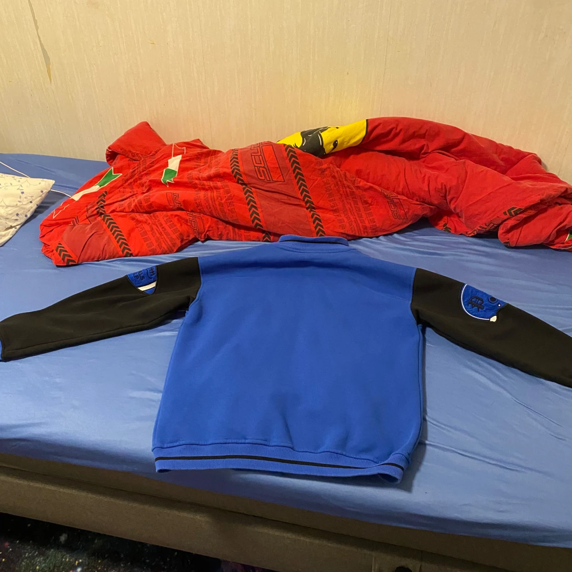 Blå och svart kofta  - 91