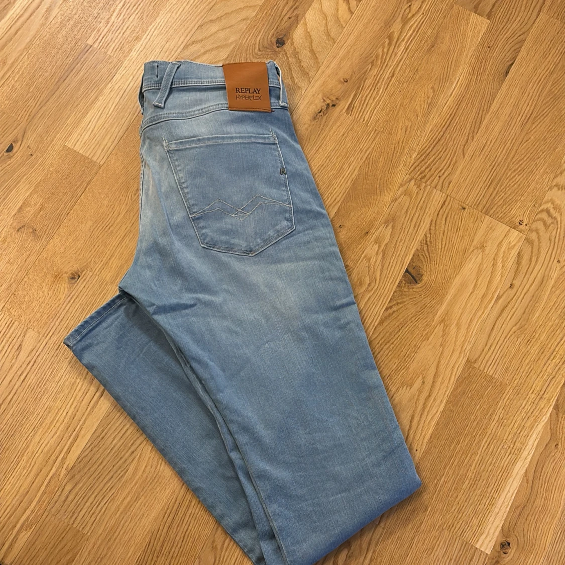 Ljusblå jeans från Replay - 90