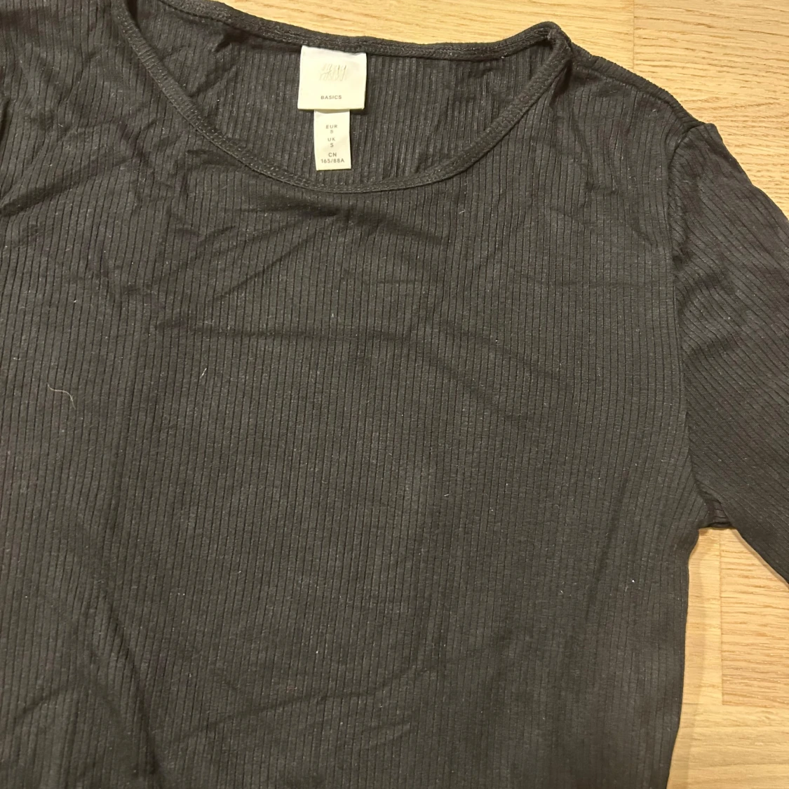 Svart ribbad tröja från H&M - 90