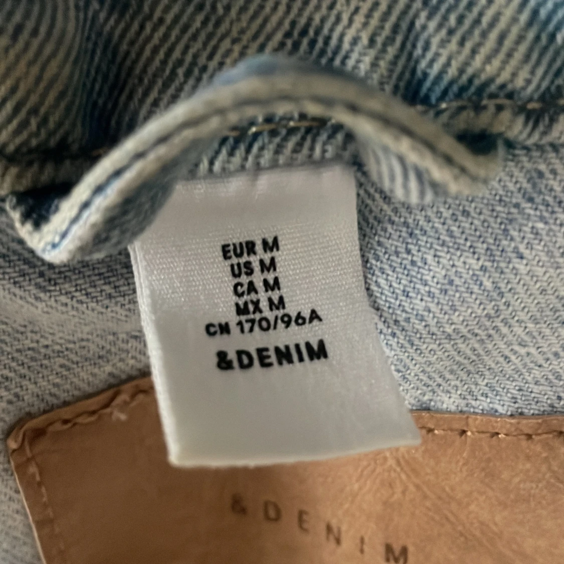 Ljusblå jeansjacka - 90