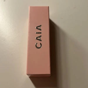 Läppstift från CAIA - Snyggt läppstift från CAIA i en brun färg aldrig använt 