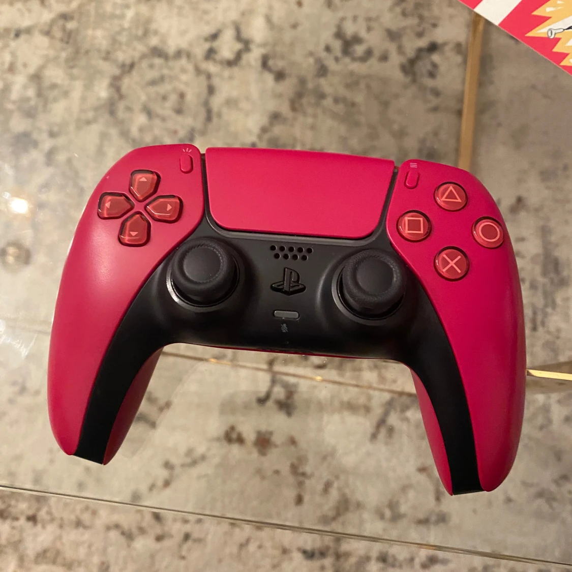 Ny ps5 med rad kontroller och jag har använt typ en månad  - 4