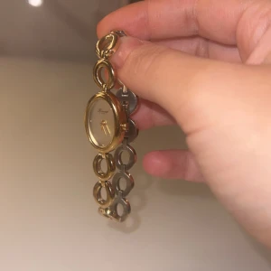 Elegant guld klocka - Dm om du är intresserad🌸