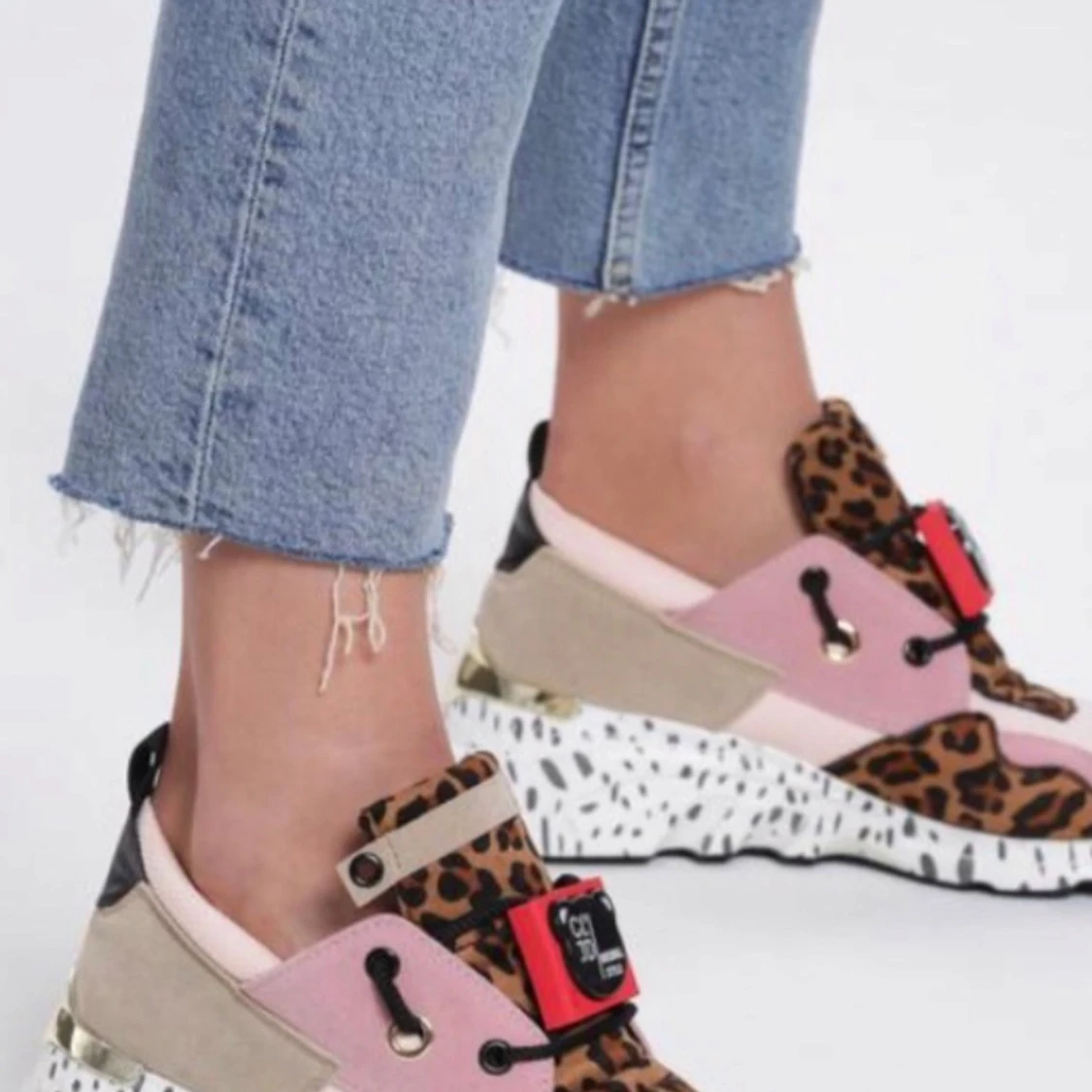 Leopardmönstrade sneakers med rosa detaljer 41   26cm - 90