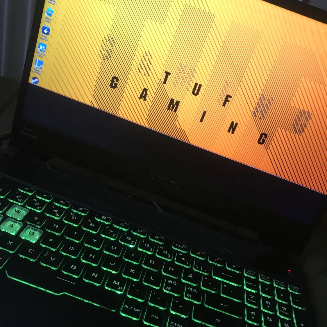 ASUS TUF Gaming Laptop med RGB-tangentbord - 91