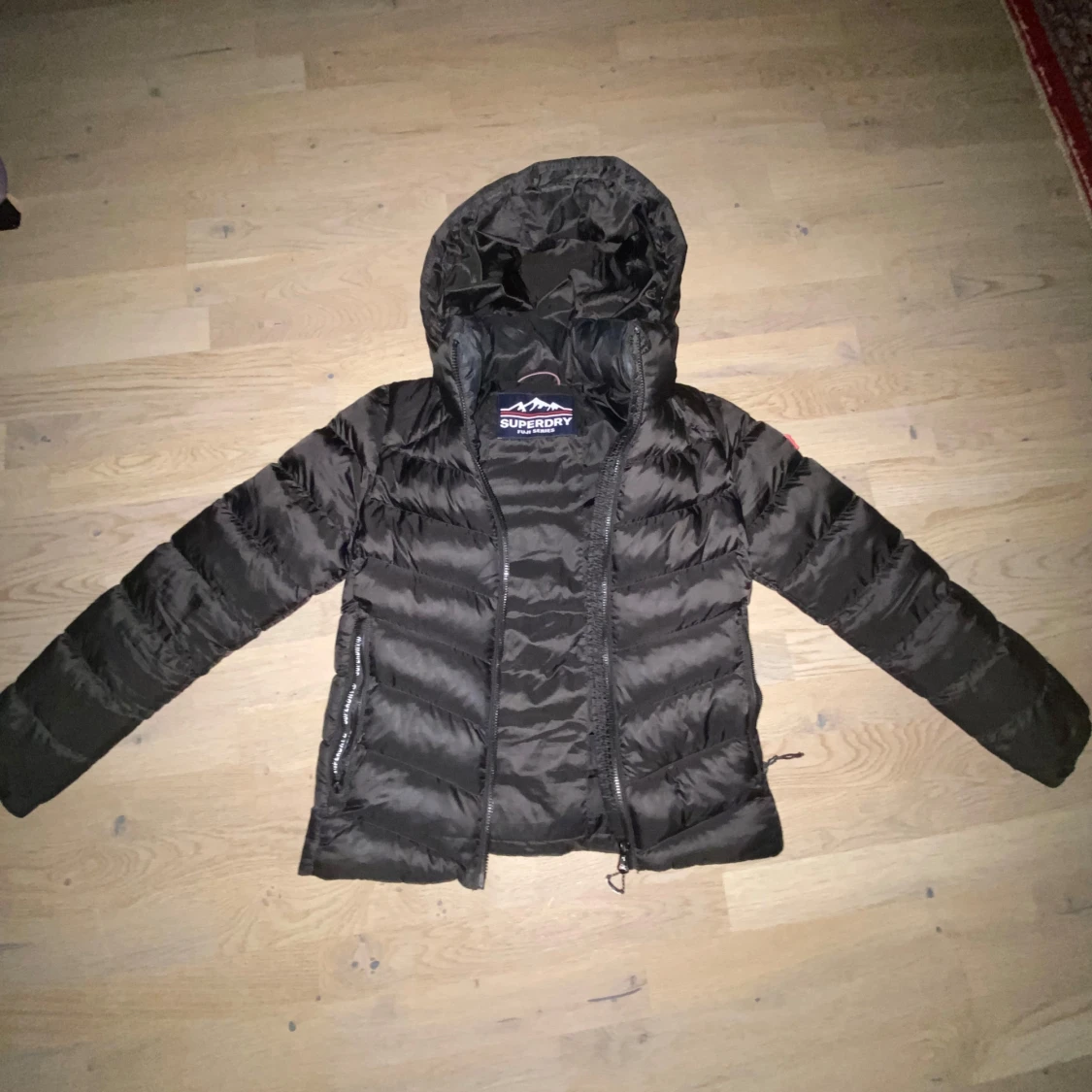 Svart vinterjacka från Superdry - 1