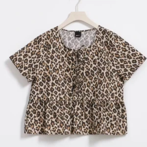 Leopard blus - Säljer denna fina blusen från GinaTricot! Kommer aldrig till användning och därav säljer 💞