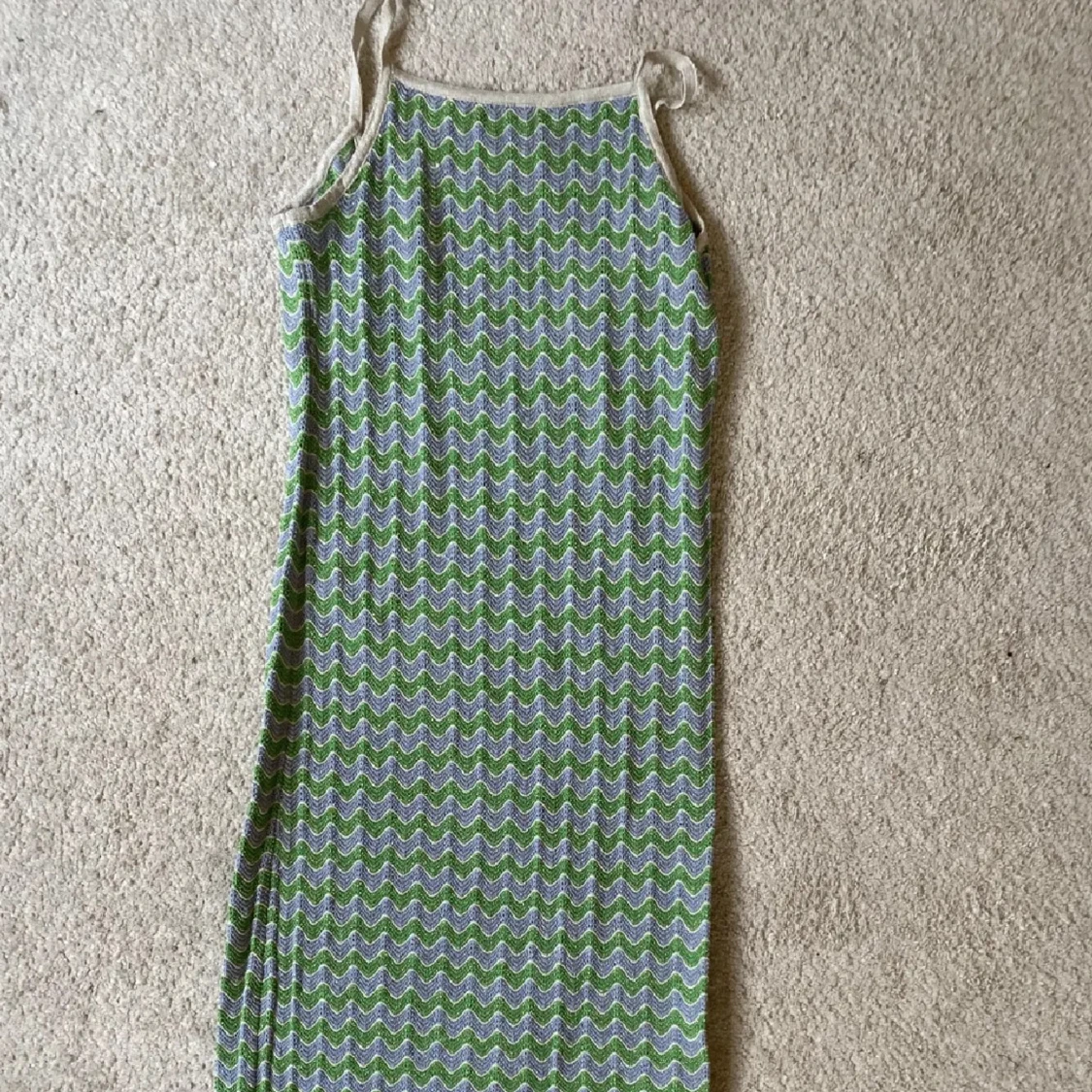 Vintage klänning med öppen rygg - 91